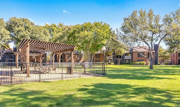 MAA Highlands North apartments in Addison, TX