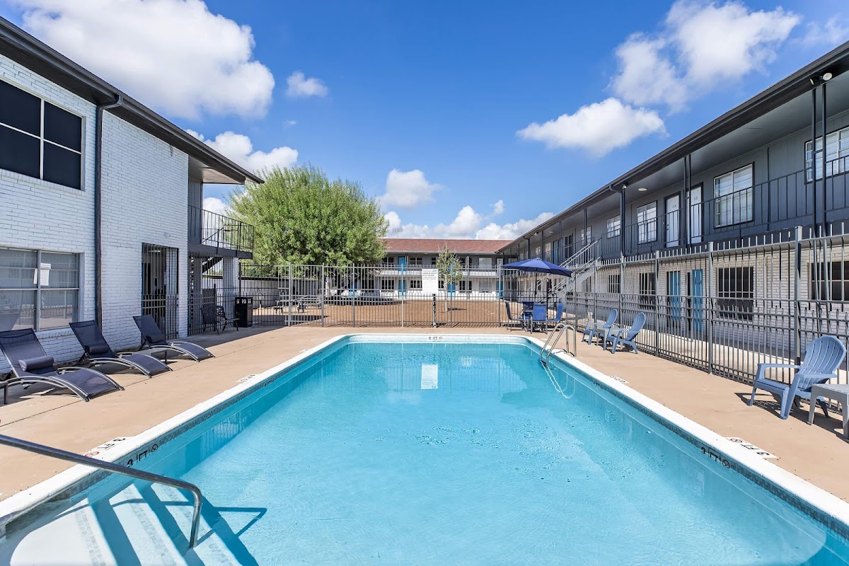 The Monark Apartments apartments in Mcallen TX