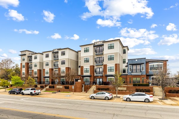 Midtown Urban apartments in Arlington, TX