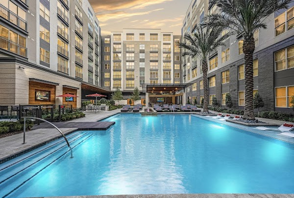 Hanover Edgewood apartments in Atlanta, GA