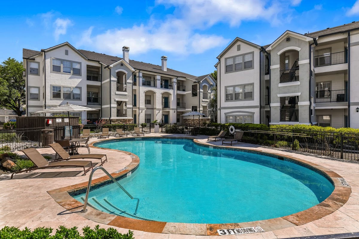 Cortland One Twenty One apartments in The Colony TX