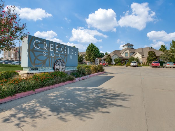 Creekside South apartments in Wylie, TX