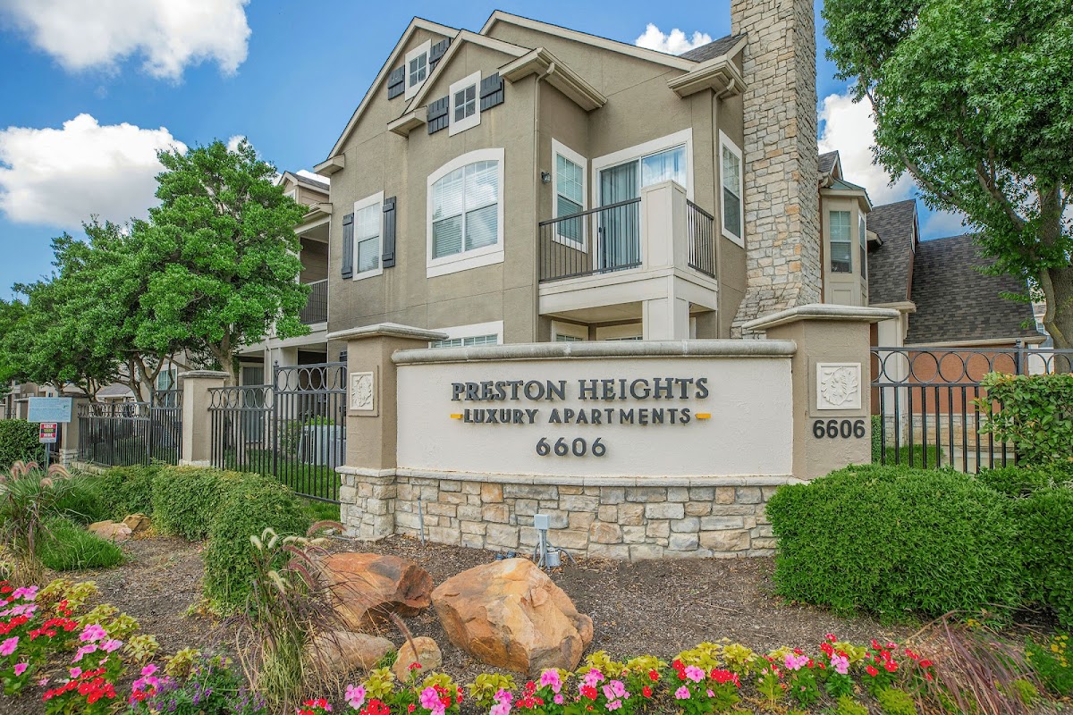 Preston Heights Apartments apartments in Addison, TX
