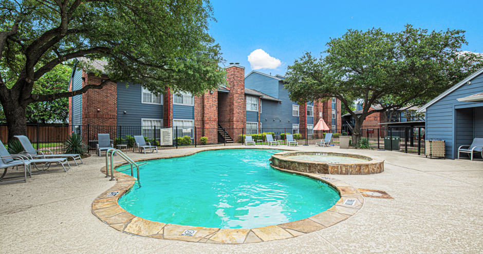 Oaks of Lewisville Apartments apartments in Addison TX