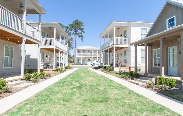 Midtown Auburn apartments in Auburn, AL