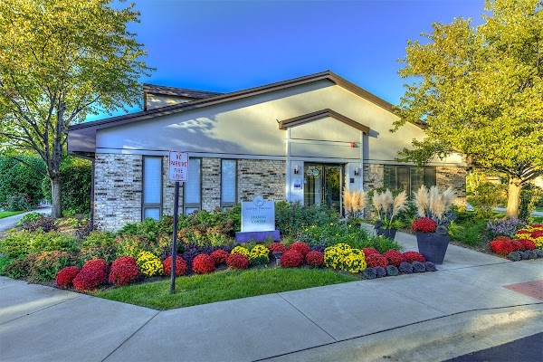 Central Park East apartments in Arlington Heights, IL