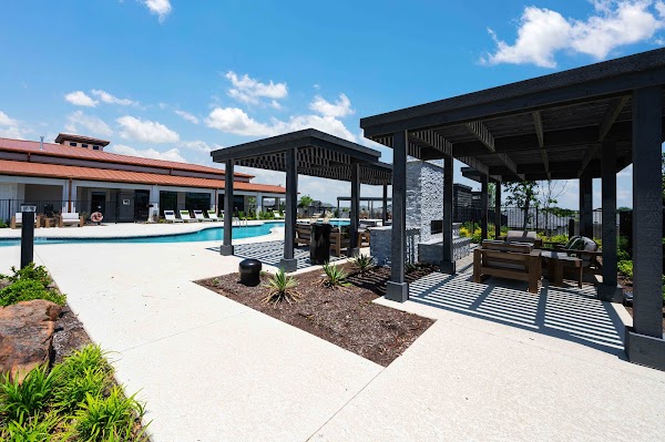 Mansions at Oak Point apartments in Addison, TX