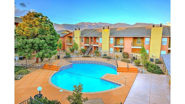 Arrowhead Pointe apartments in Albuquerque, NM