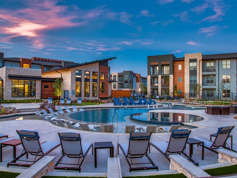 Waters Edge at Mansfield Apartments apartments in Arlington, TX