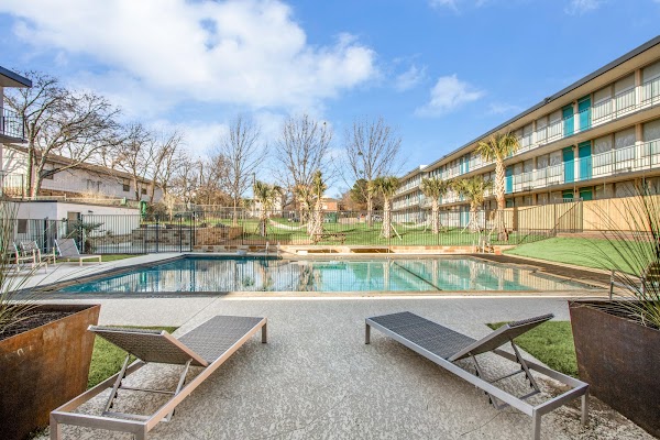 316Fry apartments in Addison, TX