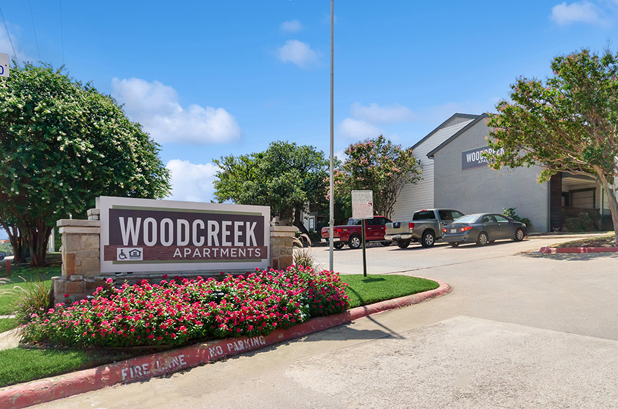 Woodcreek apartments in Arlington, TX