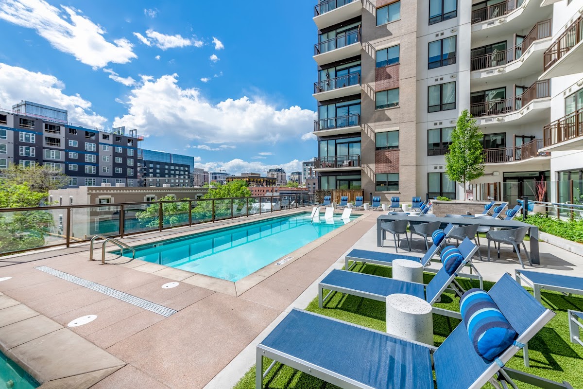 Aspire 7th & Grant apartments in Denver CO
