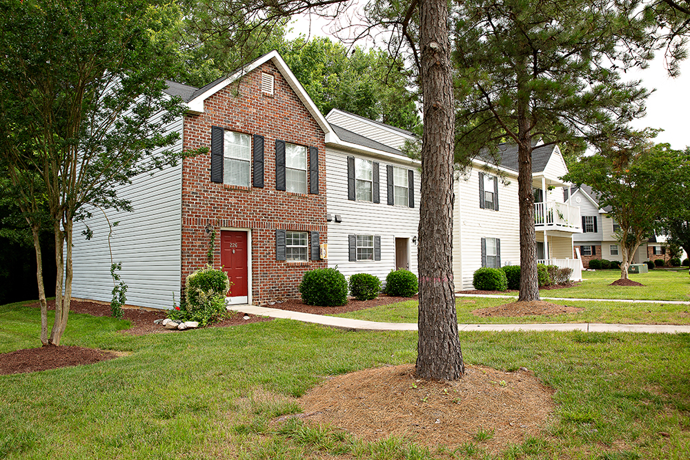 Crabtree Crossing Apartments and Townhomes apartments in Morrisville NC