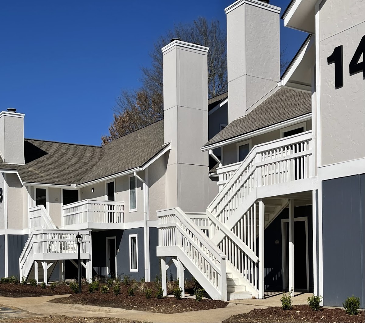 The Pointe @ East River Place Apartments apartments in Jackson MS