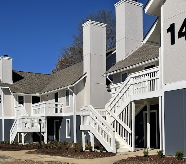 The Pointe @ East River Place Apartments apartments in Jackson MS