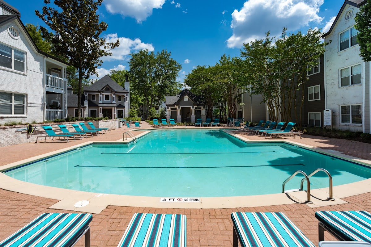 The Carlyle at Perimeter apartments in Atlanta, GA