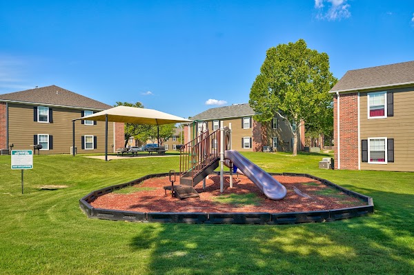 Aspen Village apartments in Broken Arrow, OK