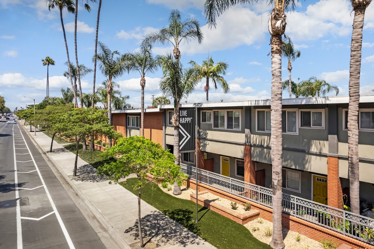 California Palms Apartments apartments in Santa Ana CA