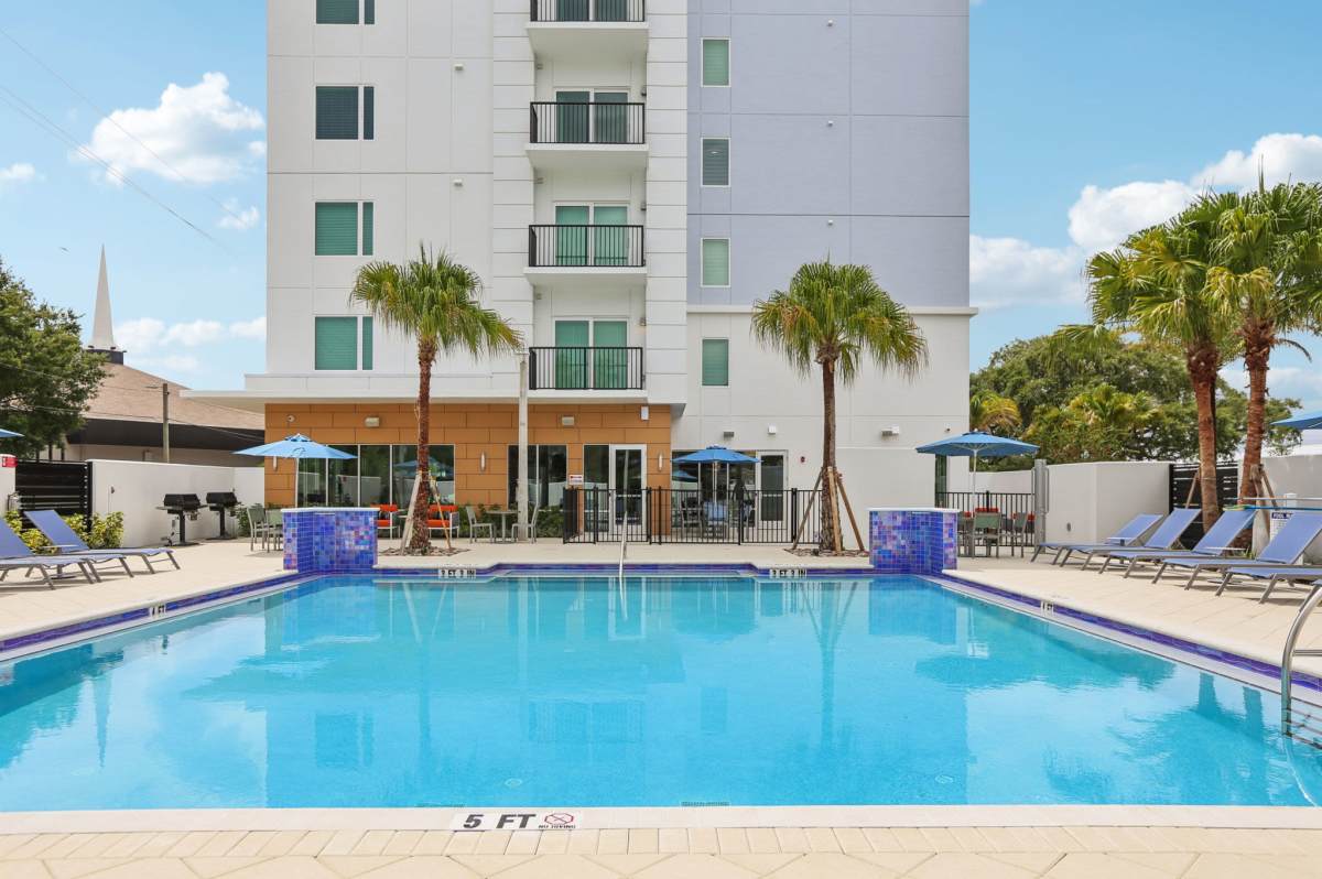 The Breeze apartments in Winter Haven, FL