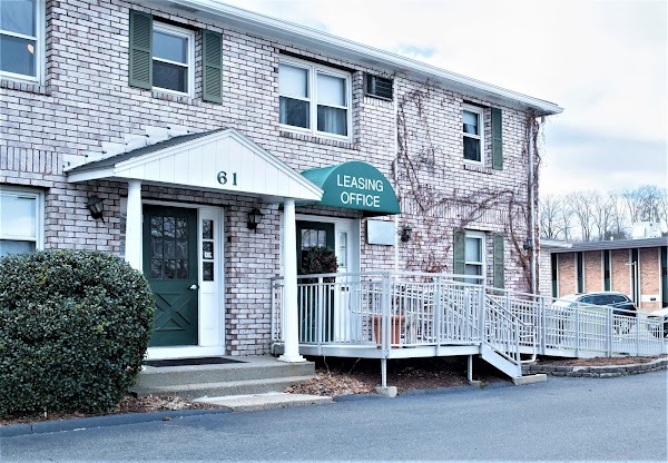 Van Deene Manor apartments in Agawam, MA