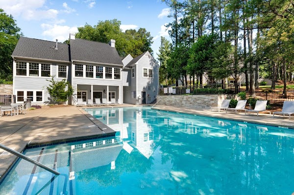 Manchester at Mansell apartments in Alpharetta, GA