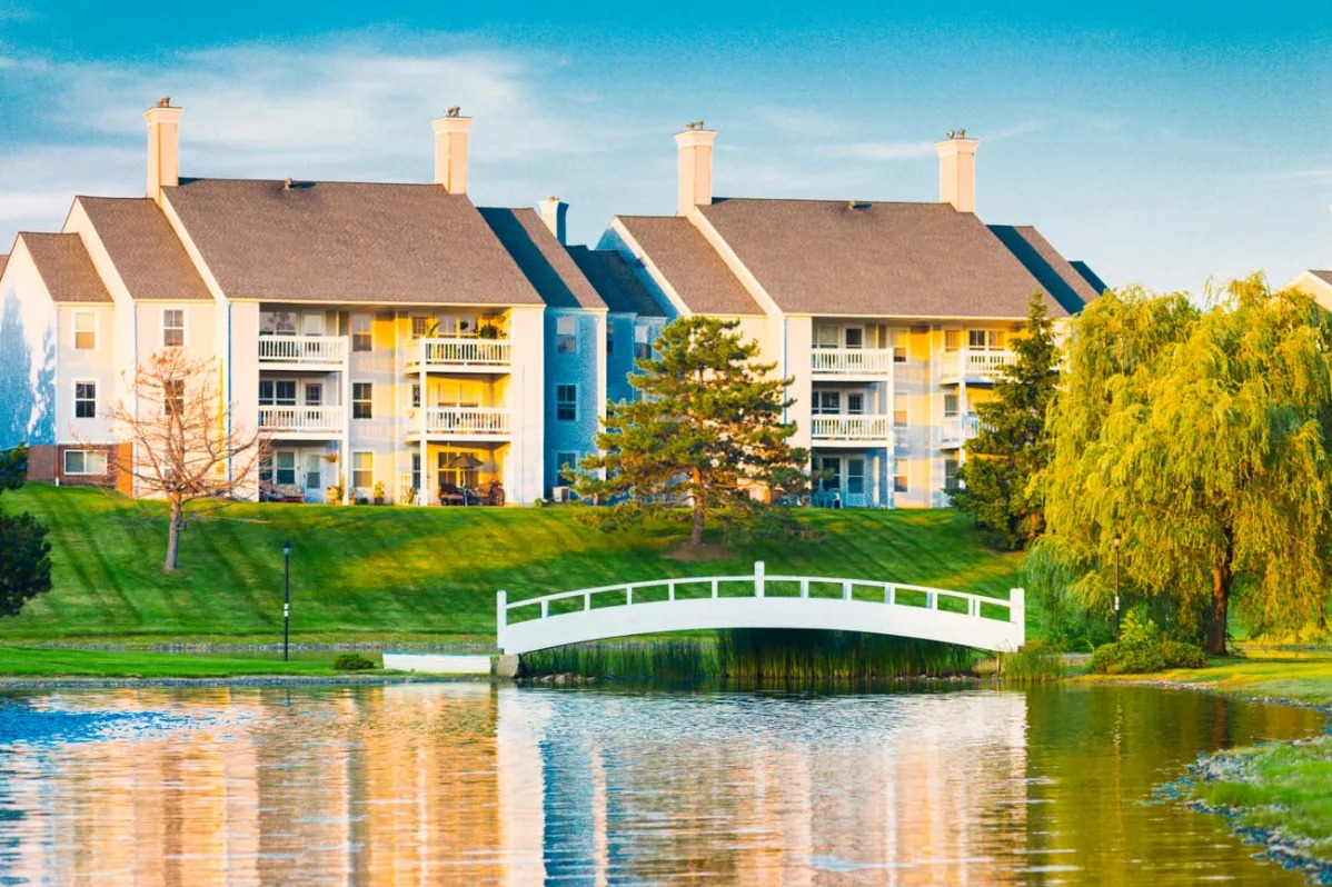 Woodland Mews apartments in Ann Arbor, MI