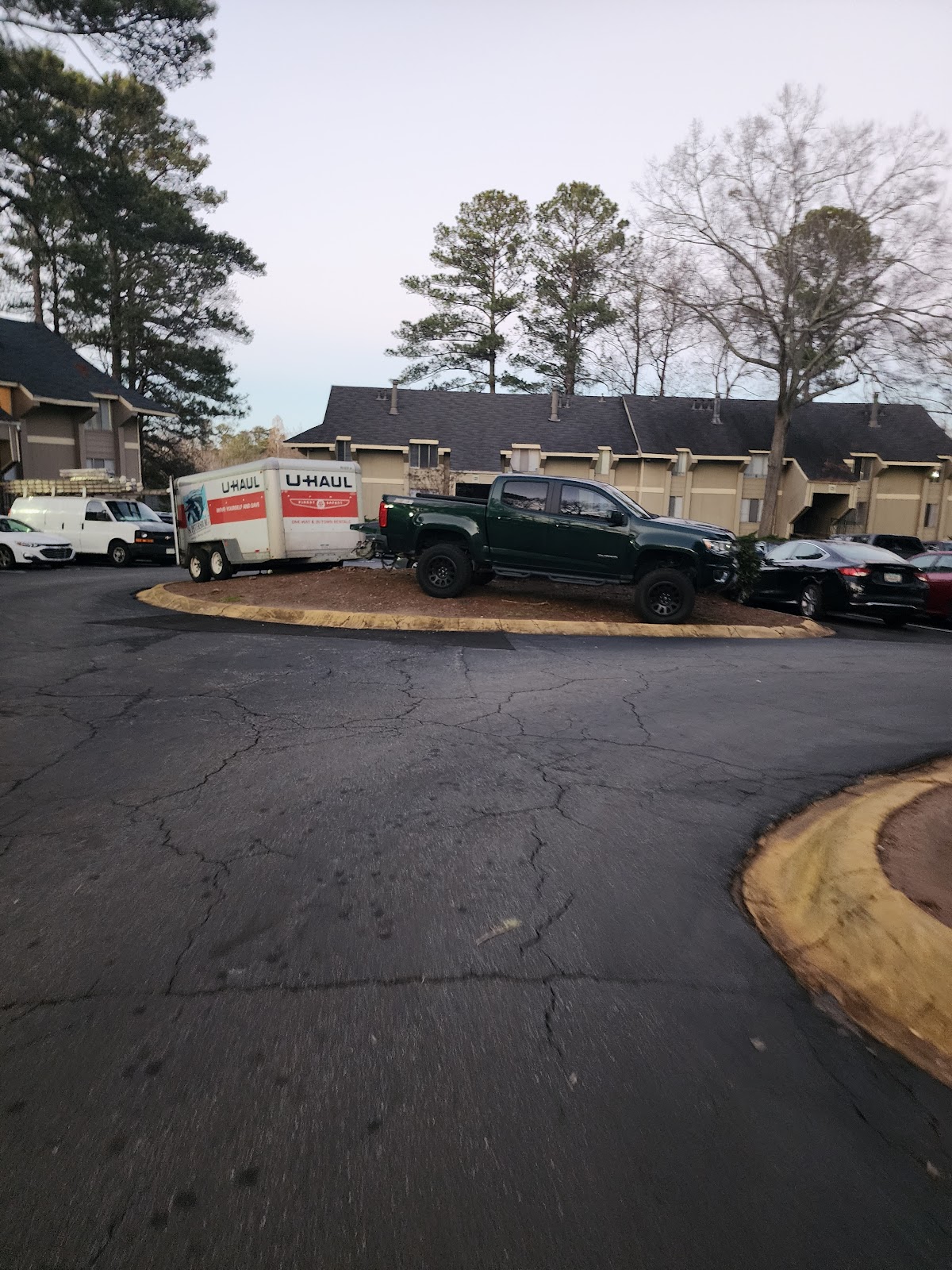 Aspen Pointe apartments in Alpharetta, GA