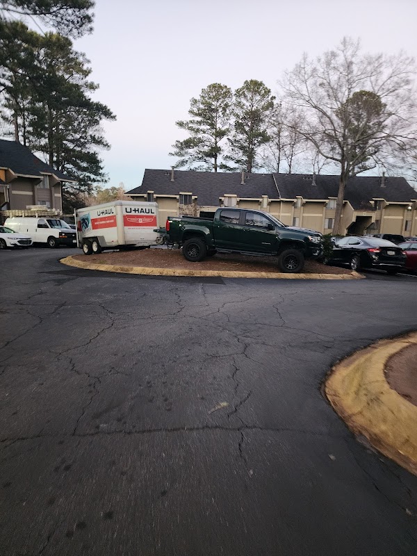 Aspen Pointe apartments in Alpharetta, GA