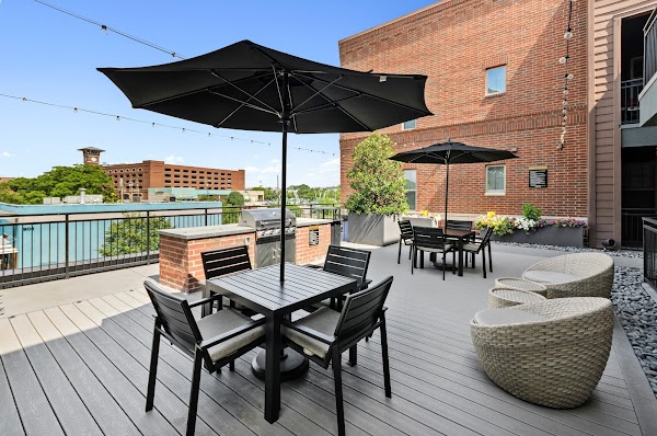 AMLI Grapevine apartments in Addison, TX