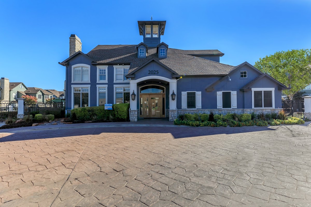 Lakepointe Residences apartments in Lewisville TX