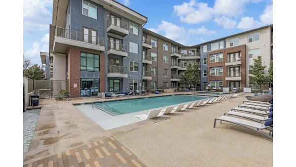 The Briscoe apartments in Addison TX
