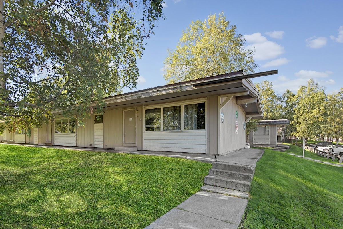 Country Lane apartments in Anchorage, AK
