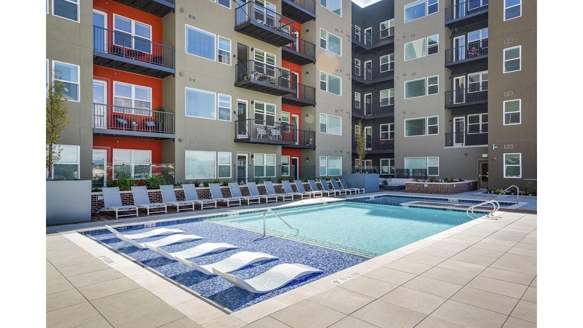 Canvas on Blake apartments in Denver CO