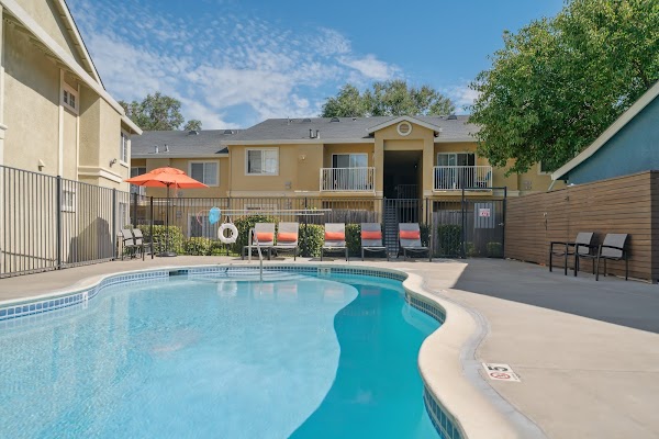 Creekside Village apartments in Antioch, CA