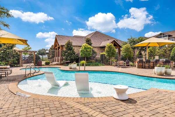 Venue Craig Ranch apartments in Addison, TX