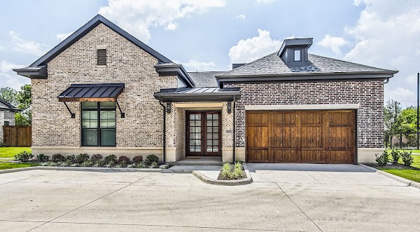Elan Inwood apartments in Addison TX