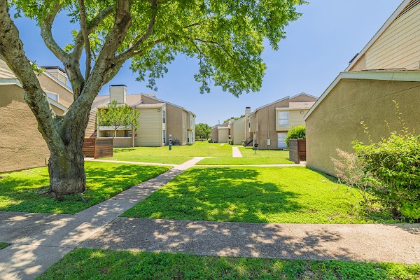 Parks at Addison Apartments apartments in Addison, TX