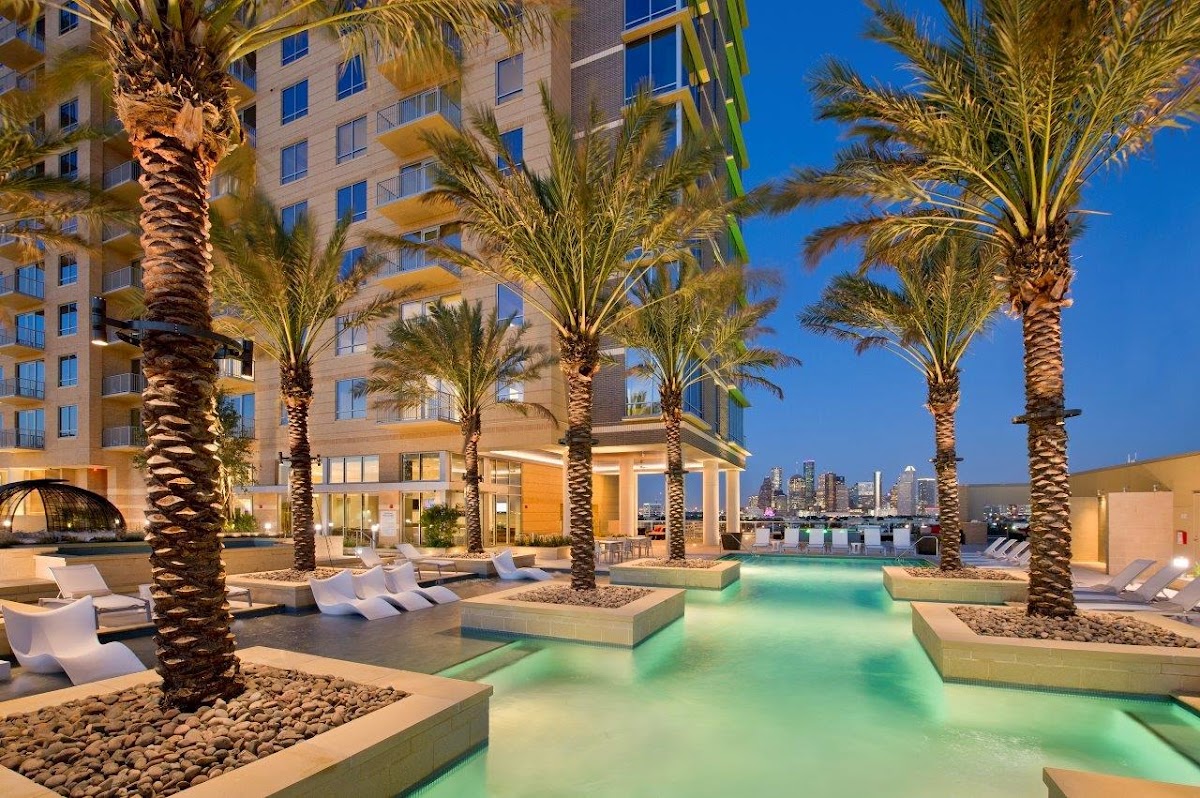 The Sovereign at Regent Square Apartments apartments in Houston TX