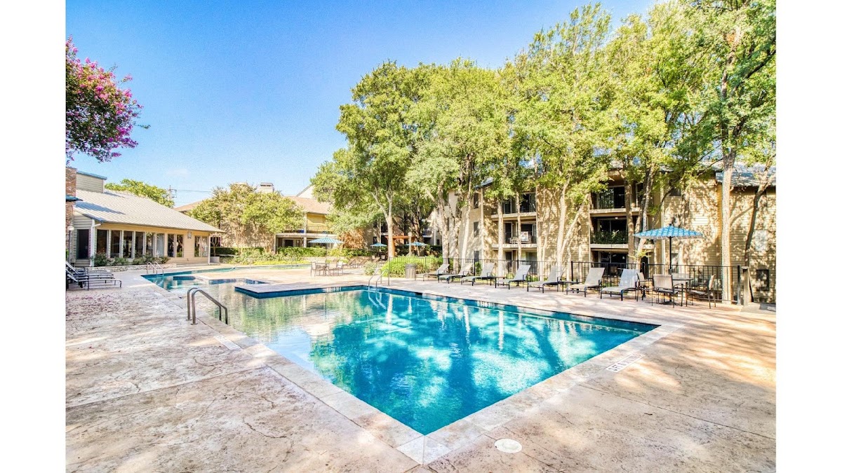 Hillside Creek apartments in Austin, TX