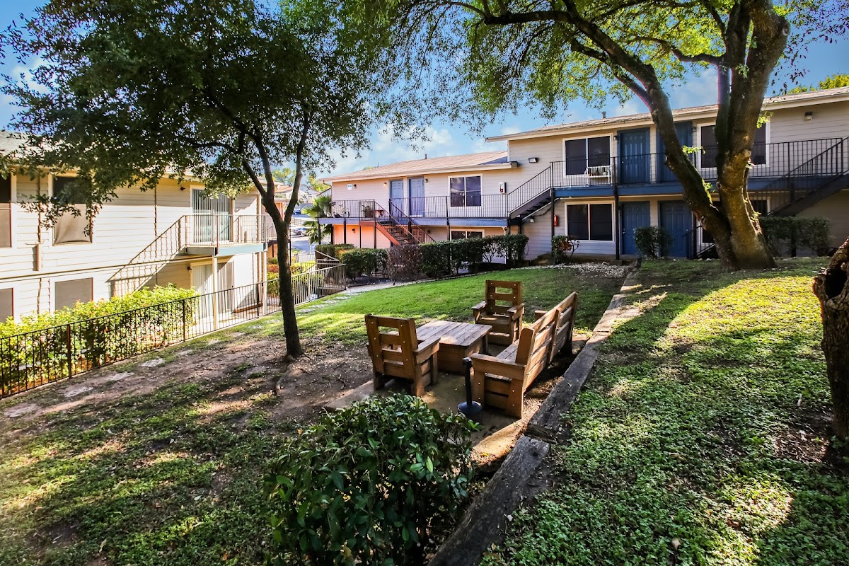 Easton Hills apartments in Austin TX