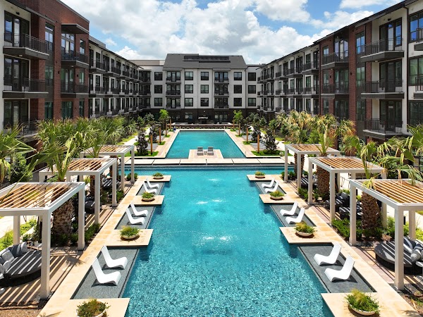 Belt & Main apartments in Addison, TX