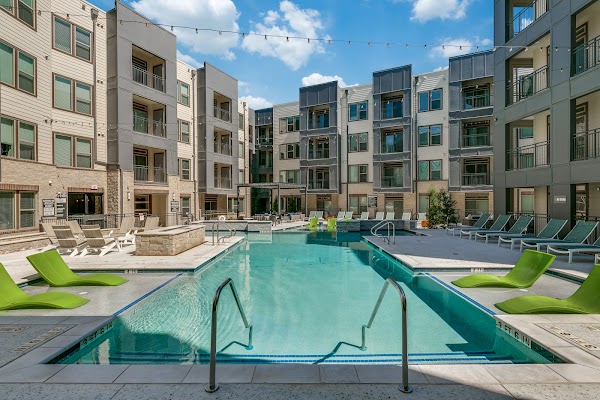 Theo Allen Gateway Apartments & Townhomes apartments in Addison, TX