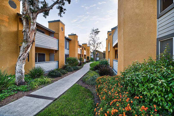River Ranch apartments in Simi Valley, CA