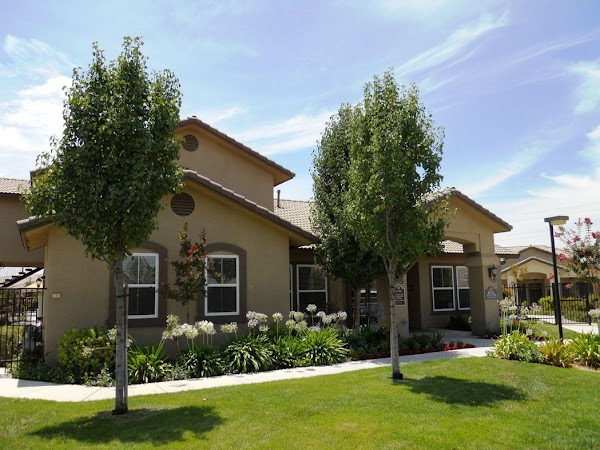 Villas At Scenic River apartments in Bakersfield CA