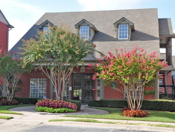 Fountains of Rosemeade apartments in Addison, TX