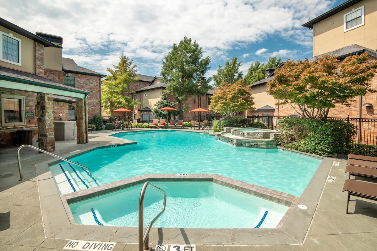 Villas at Parkside apartments in Addison TX