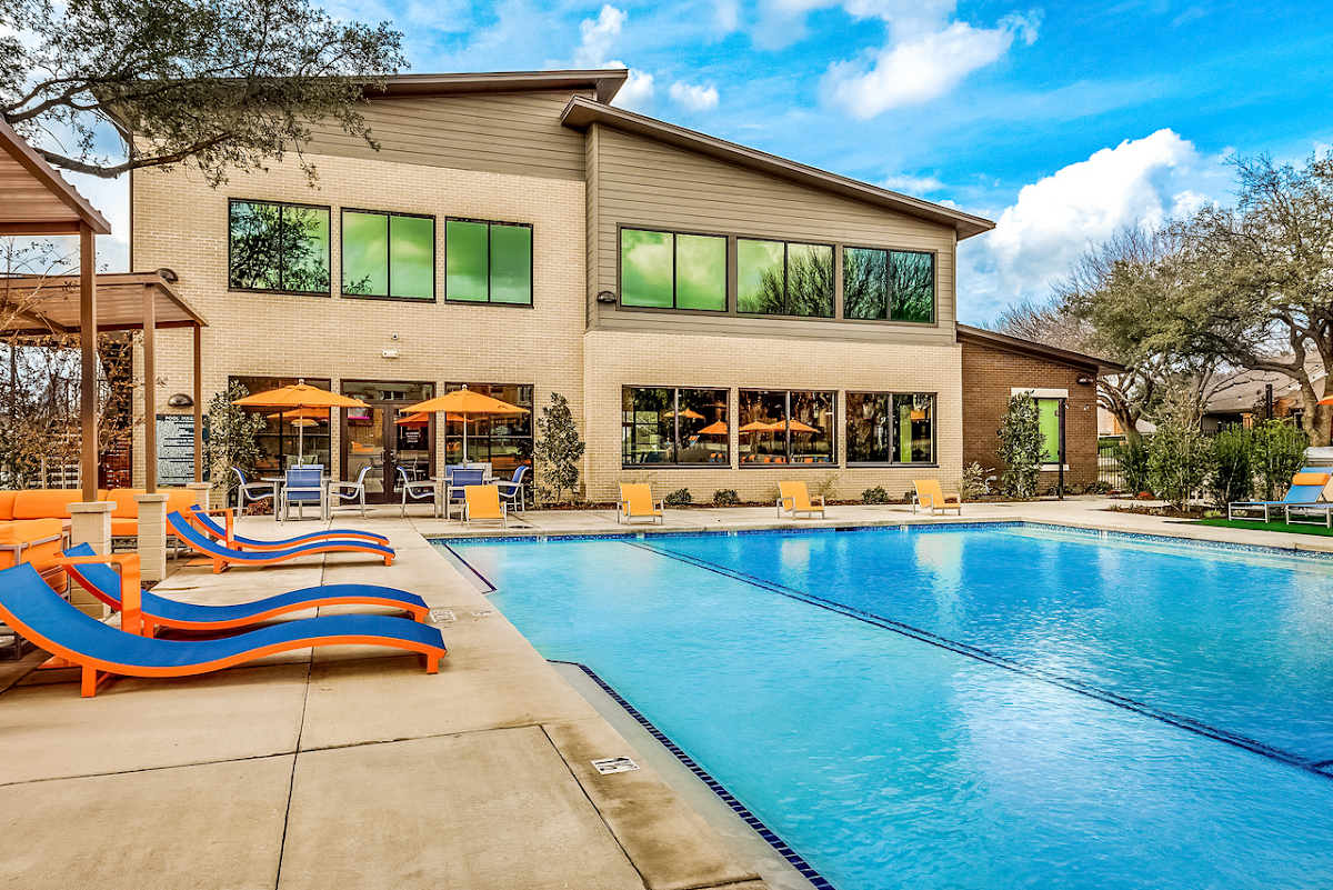 Keystone at Castle Hills apartments in Addison TX