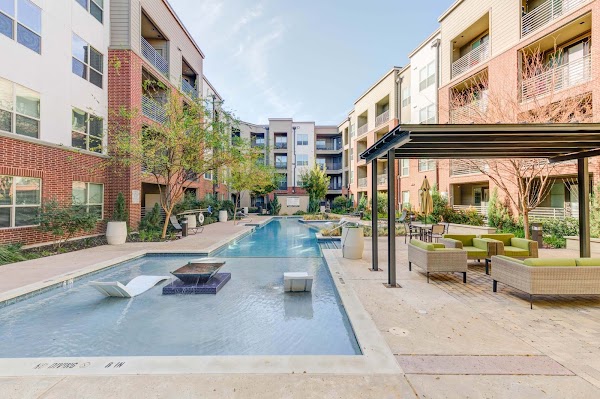 Windsor Addison Apartments apartments in Addison TX