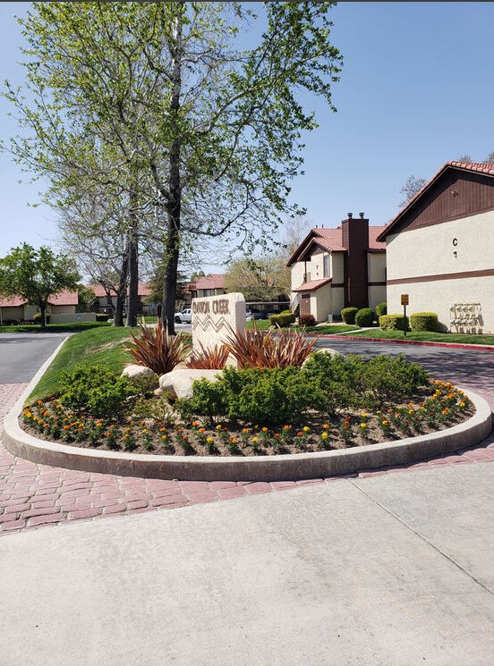 Canyon Creek Apartments apartments in Palmdale CA
