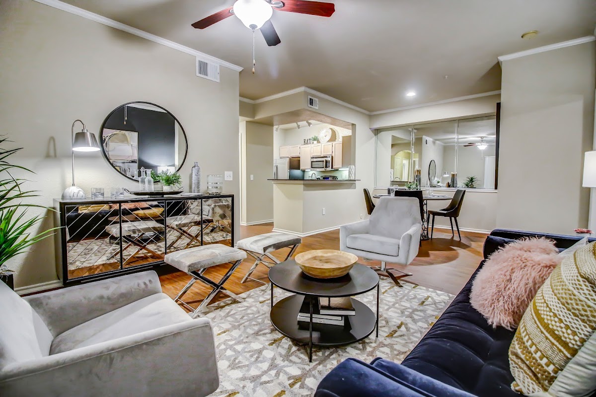 Colonnade at Willow Bend apartments in Addison, TX